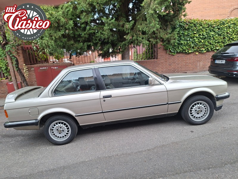 323i coupé E30
