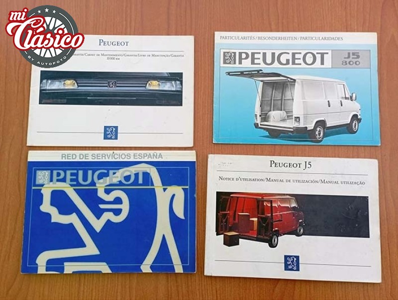 Manuales y varios recambios