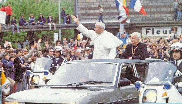 Un Peugeot 604 para Juan Pablo II