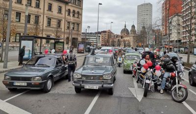 Los coches clásicos vuelven a manifestarse en Gijón