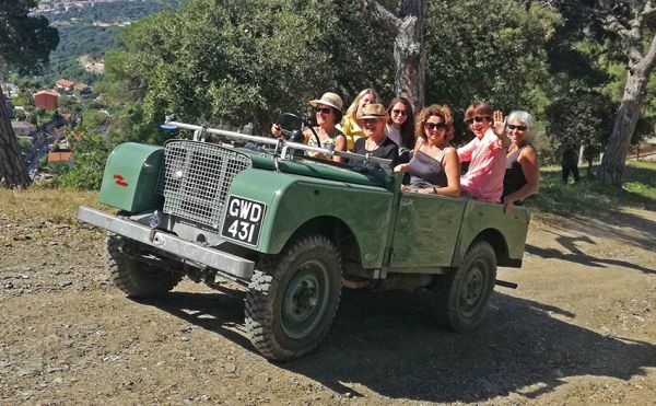 El Clàssic colabora en la conmemoración del 70 aniversario del Land Rover en Barcelona