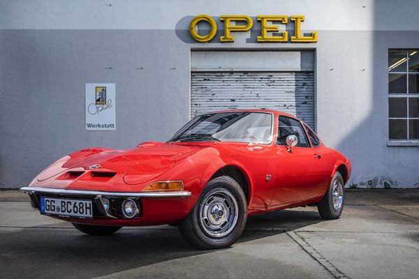 50 años del Opel GT: Solo volar es más divertido