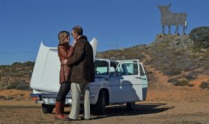 El Renault 8 sigue siendo un coche ideal para viajar… y pedir matrimonio