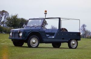 Mayo de 1968, el citroen Mehari es presentado en el campo de golf de Deauville