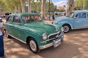 Trobada de vehículos clásicos en La Bisbal d&#039;Empordà