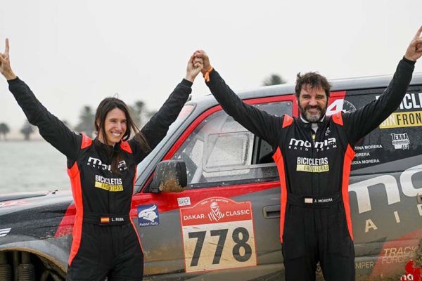 Los españoles Lidia Ruba y Juan Morera ganan el Dakar Classic