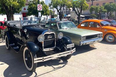 V Encuentro vehículos clásicos Ciudad de Lebrija