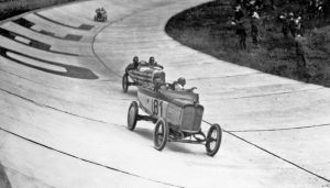 Se cumplen 100 años de las primeras competiciones en el Opel Rennbahn
