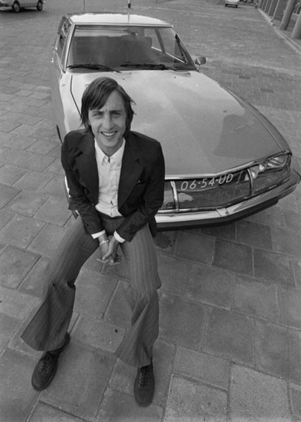 Sortean el Citroën de Johan Cruyff conmemorando su trayectoria profesional